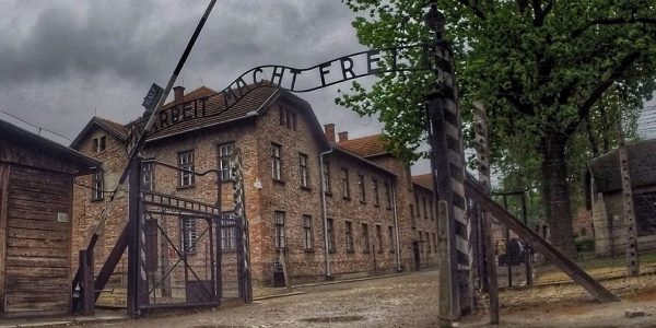 Auschwitz_header